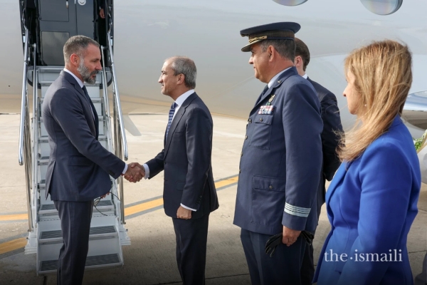 Hazar Imam Shah Rahim received by Ambassador Francisco Vaz Patto, Head of State Protocol Hazar Imam Shah Rahim received by Ambassador Francisco Vaz Patto, Head of State Protocol
